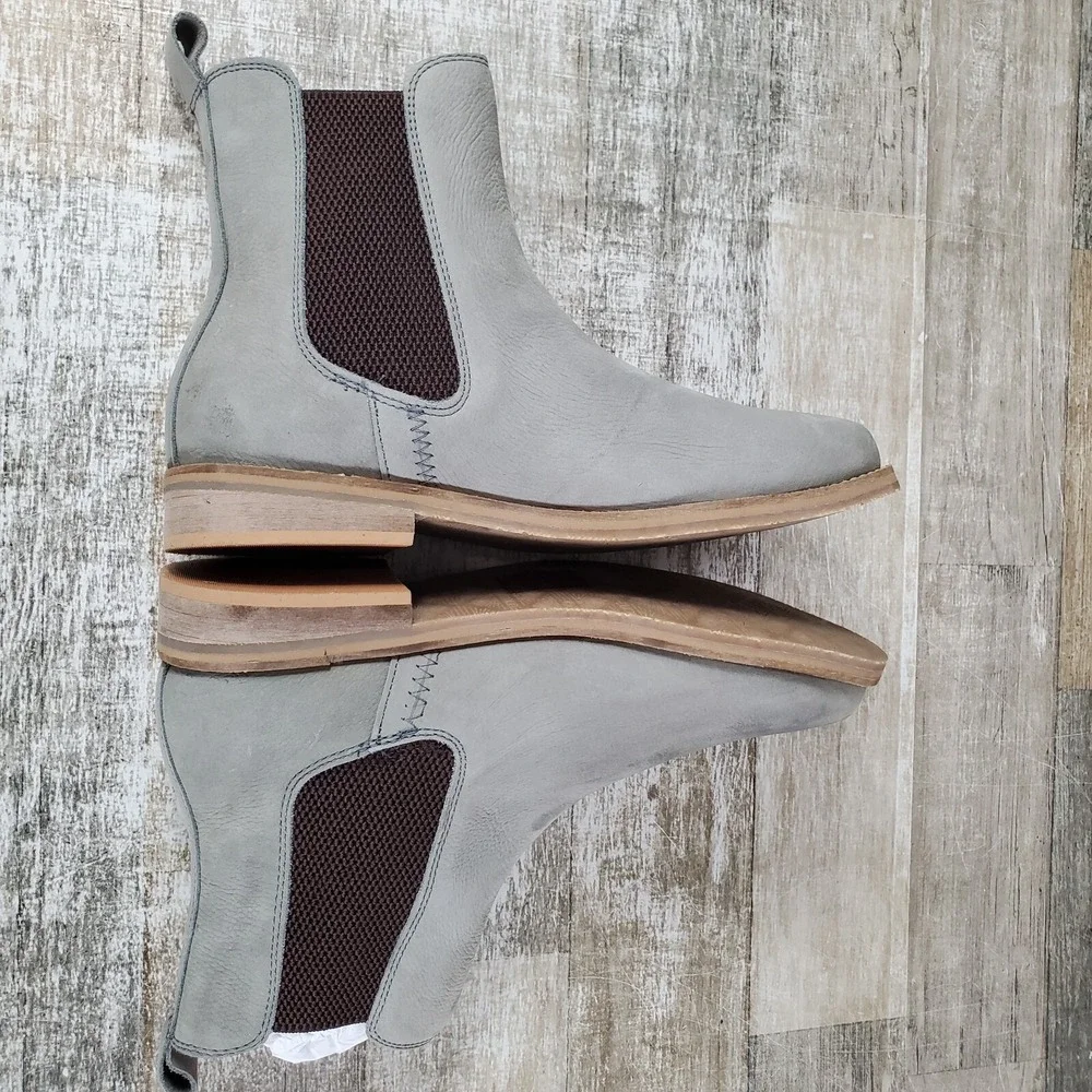 Hari Mari Midland Womens Boots Sz 9 M Taupe Leather Round Toe Pull On Ankle Boot